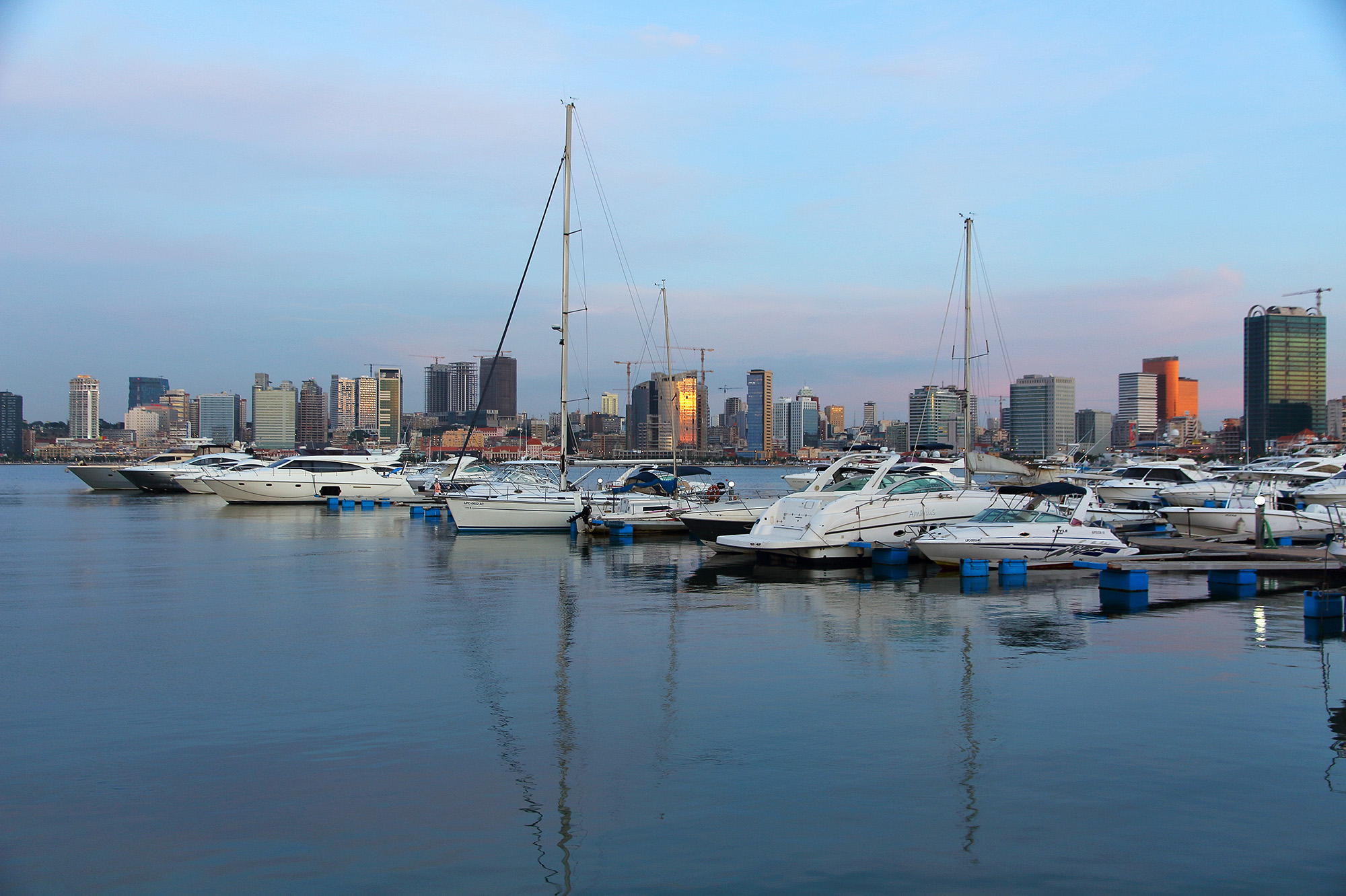 Clube Náutico, Luanda